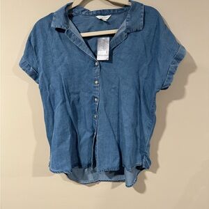 Women's Blue Denim Button-Up Top